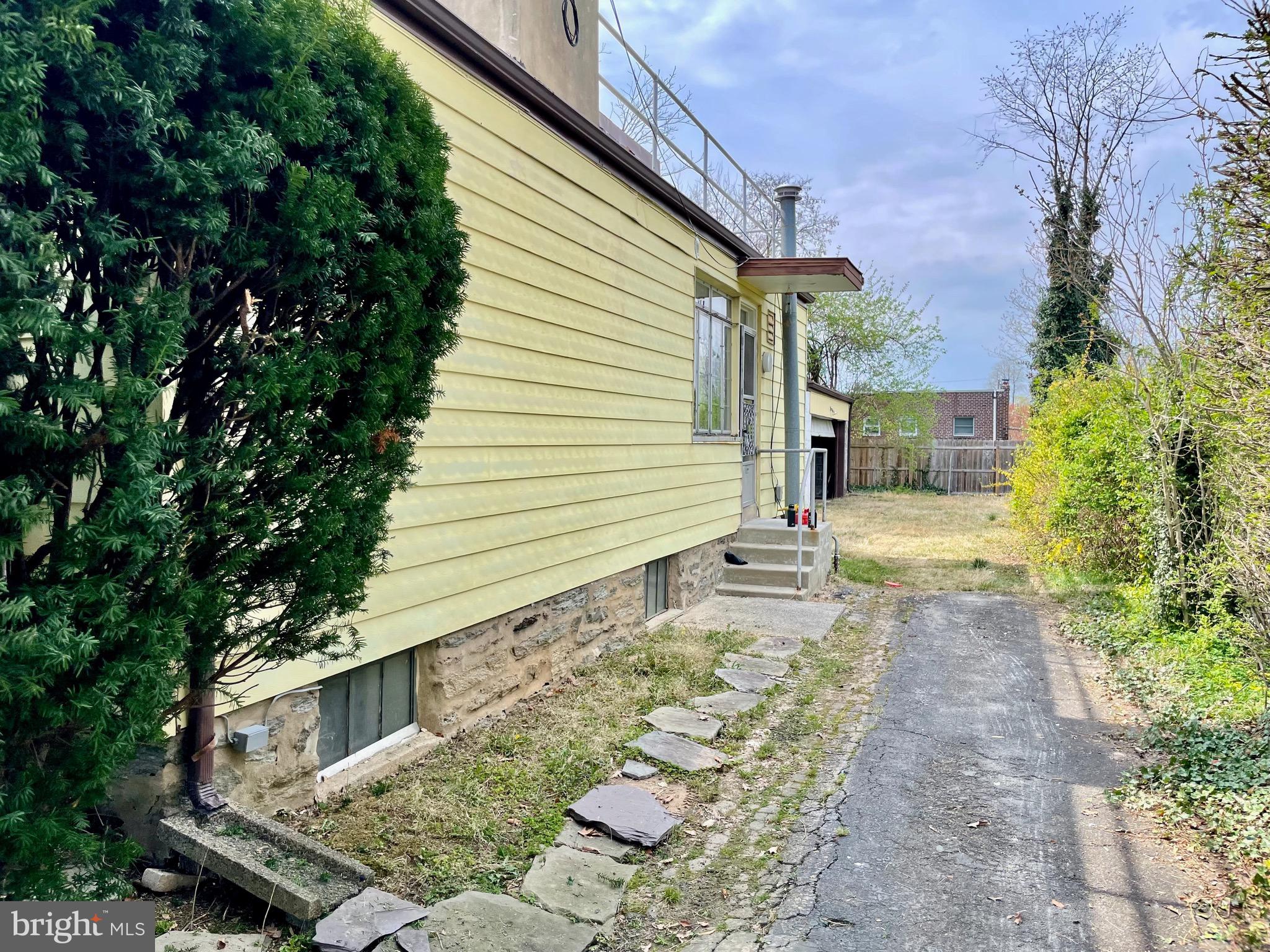 119 Robbins Avenue Jenkintown, PA 19046 - Photo 29 of 65 a view of a back yard of the house
