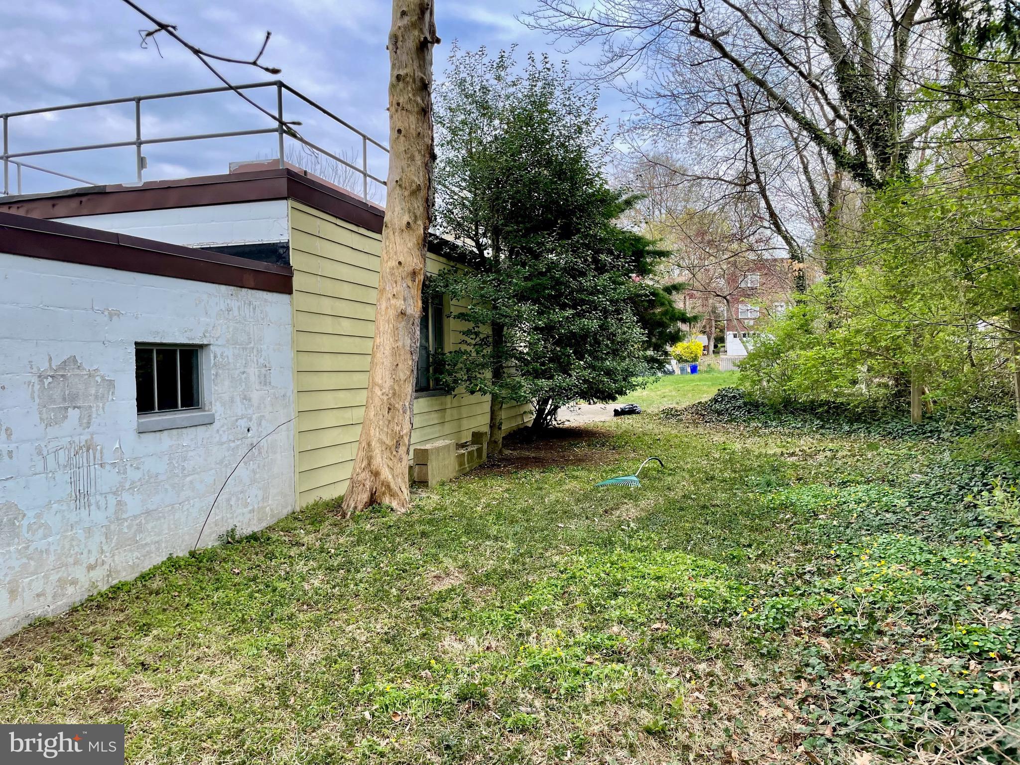 119 Robbins Avenue Jenkintown, PA 19046 - Photo 31 of 65 a view of a back yard of the house
