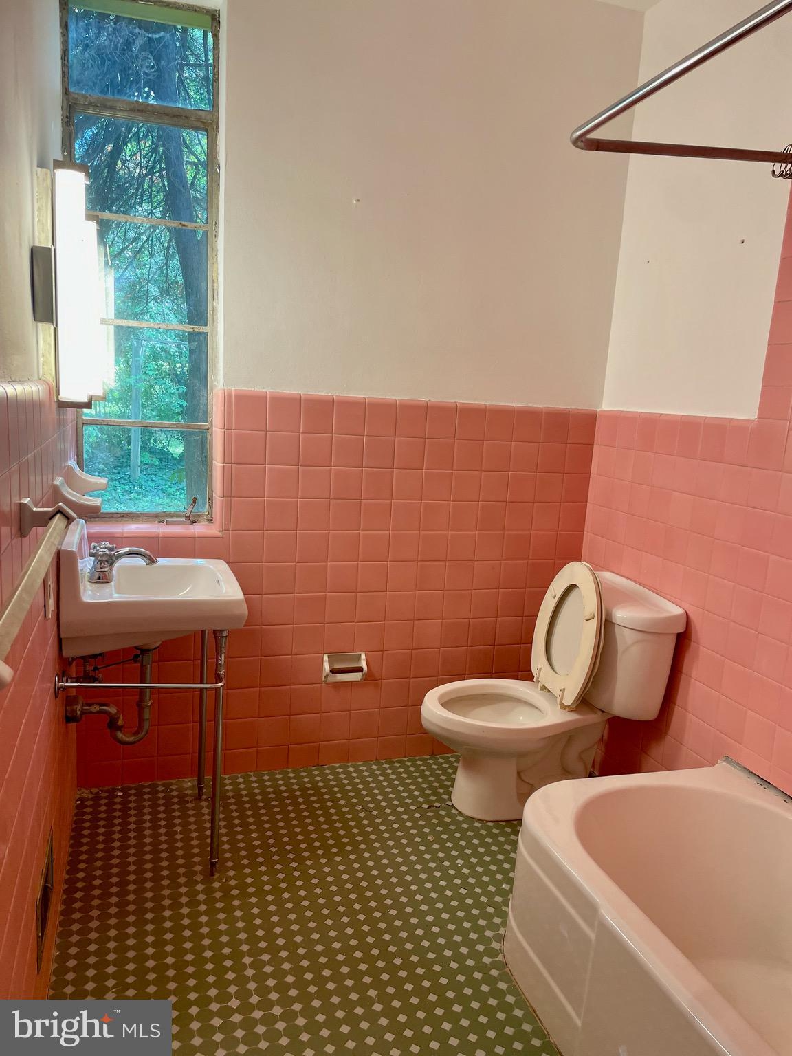 119 Robbins Avenue Jenkintown, PA 19046 - Photo 60 of 65 a bathroom with a toilet a sink and a shower