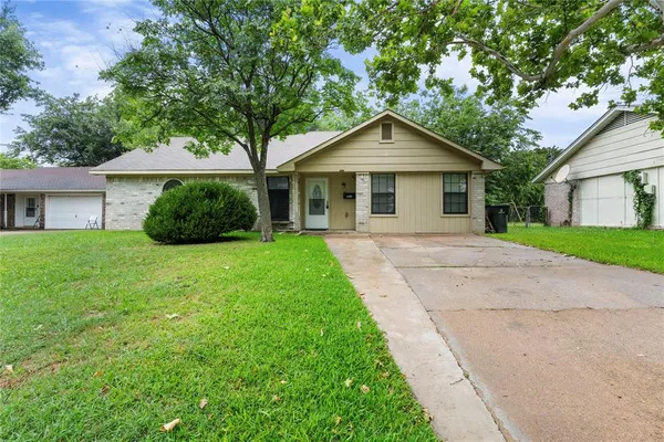 $305,000 | 1121 Sam Houston Drive, Garland, TX 75042