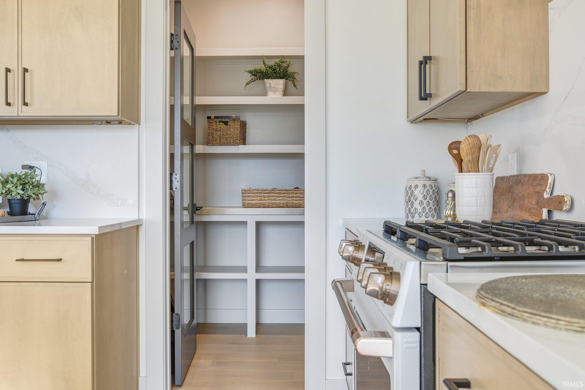 12866 Brick Road Granger, IN 46530 - Photo 13 of 33