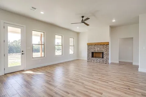 $479,000 | 217 Kilkenny Road, Poolville, TX 76487