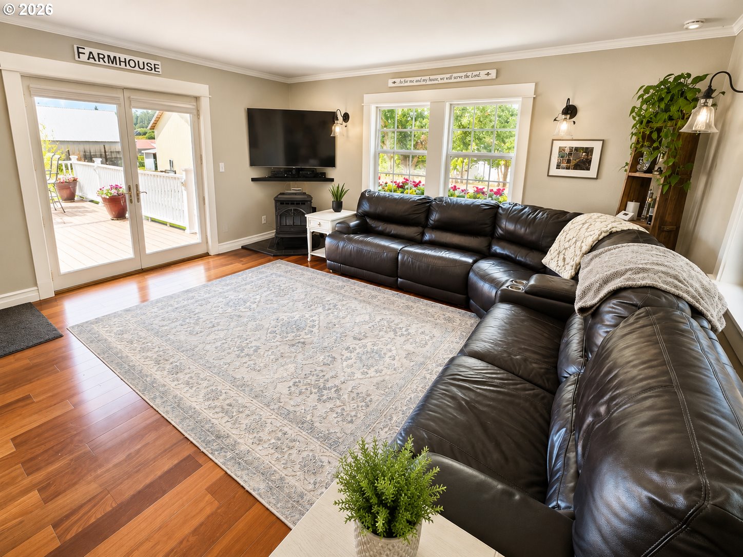38495 Southwest Laurelwood Road Gaston, OR 97119 - Photo 5 of 33 Living Room