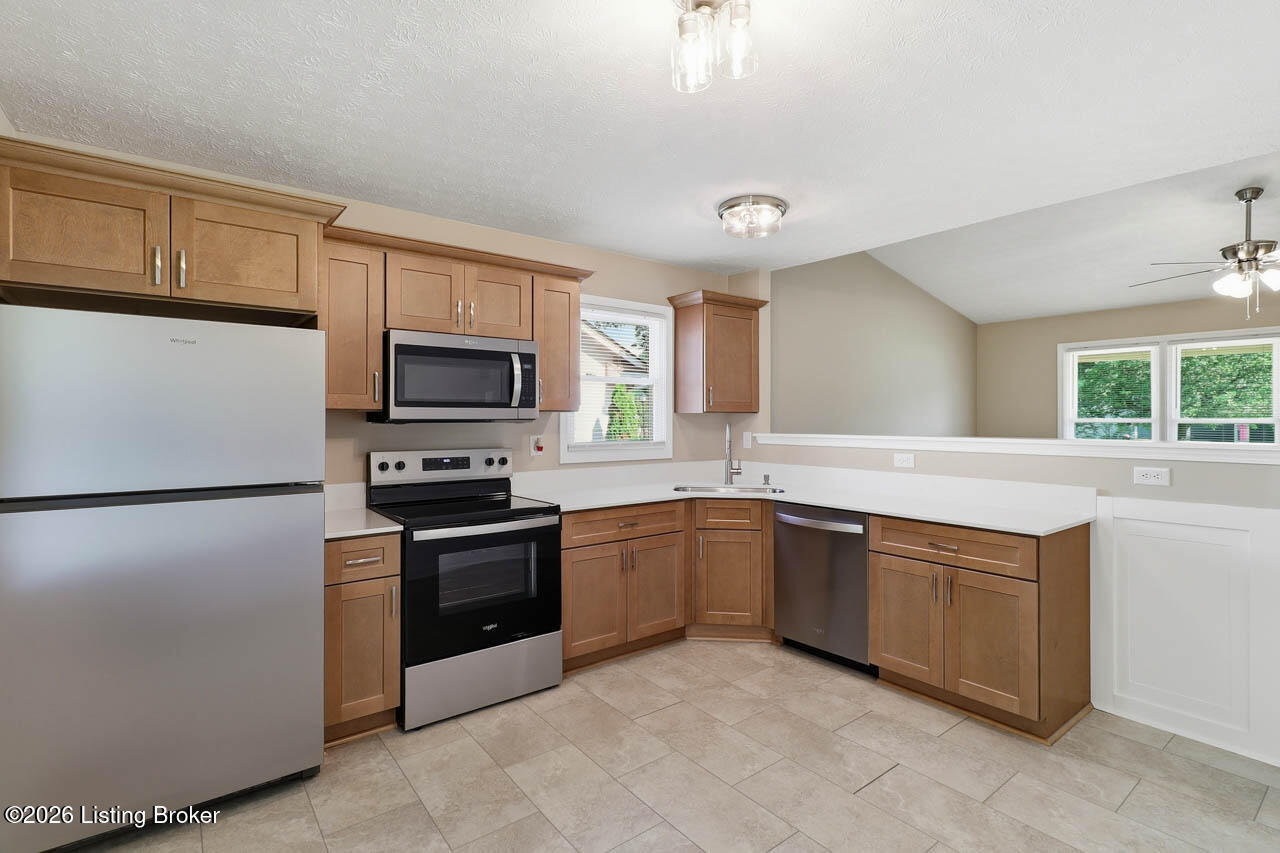 8410 Silver Fox Road Louisville, KY 40291 - Photo 9 of 40 8410 Silver Fox Rd - 13