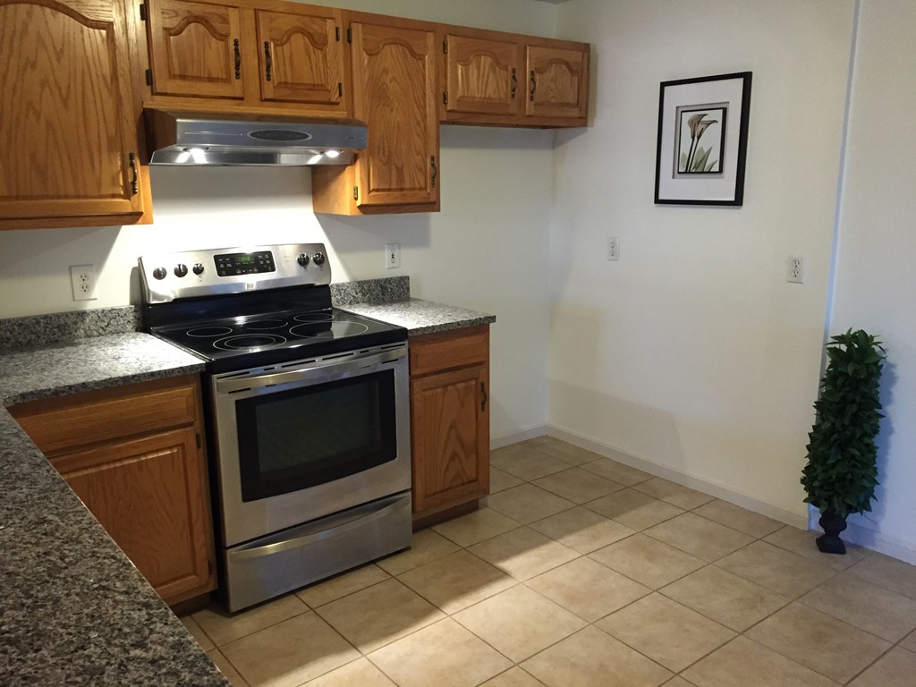 18 Inverness Avenue Worcester, MA 01604 - Photo 3 of 18 Gallery Image 3