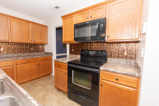 $2,000 | 207 Crooked Creek Road, Jacksonville, NC 28540