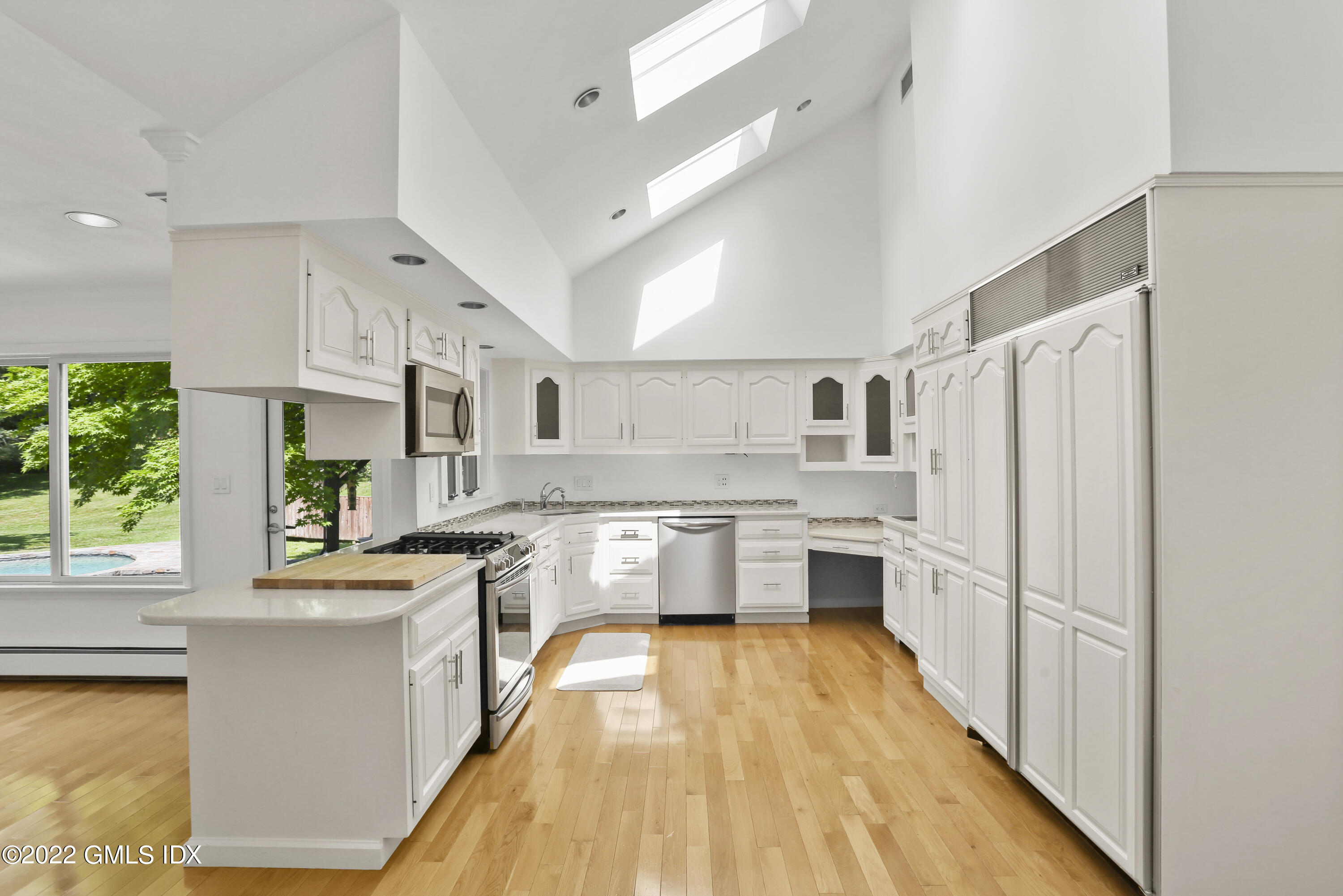 755 Riversville Road Greenwich, CT 06831 - Photo 6 of 27 Kitchen
