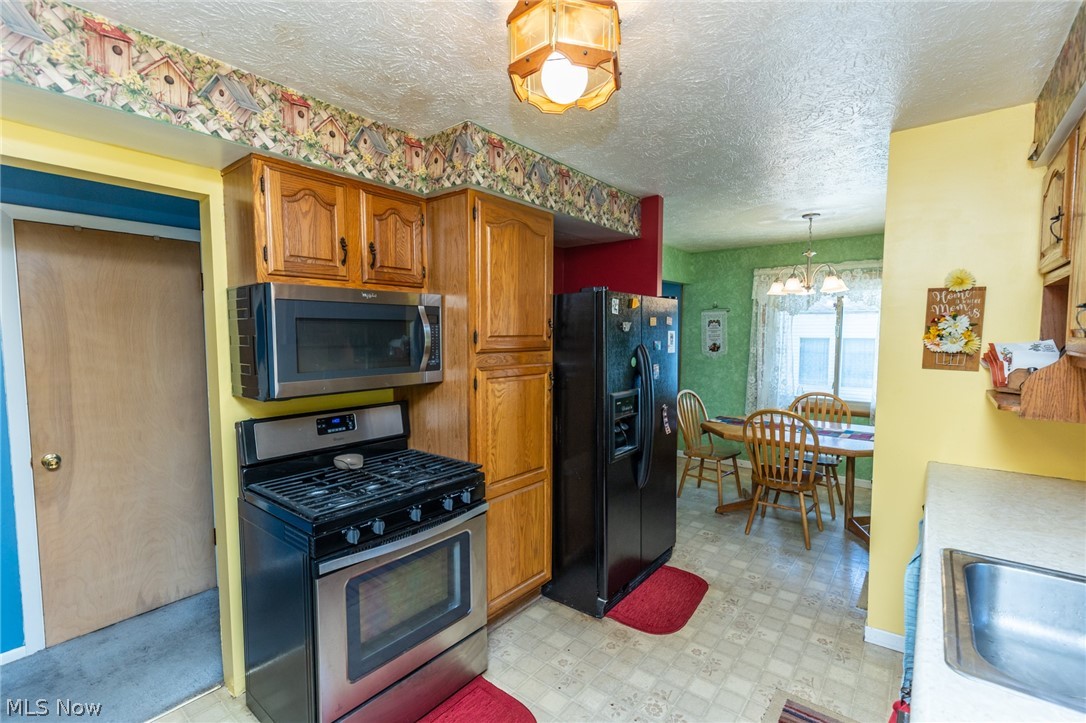 6418 Engle Road Brook Park, OH 44142 - Photo 15 of 35 Gallery Image 15