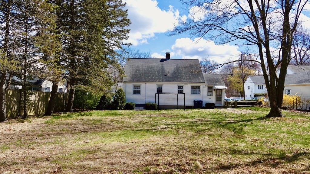 107 Howie Road Braintree, MA 02184 - Photo 8 of 42 Gallery Image 8