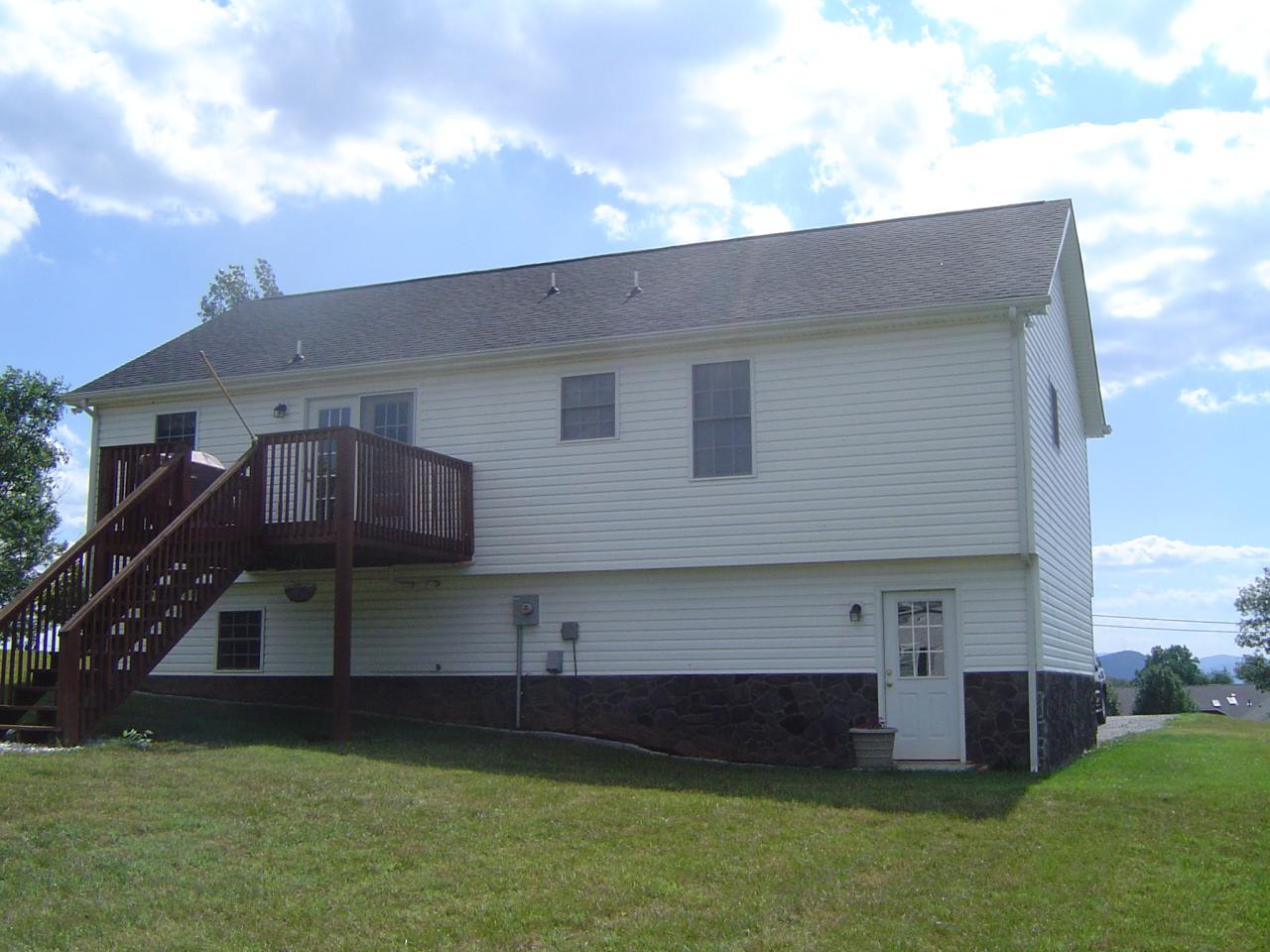 2392 Feather Road Vinton, VA 24179 - Photo 18 of 28 18