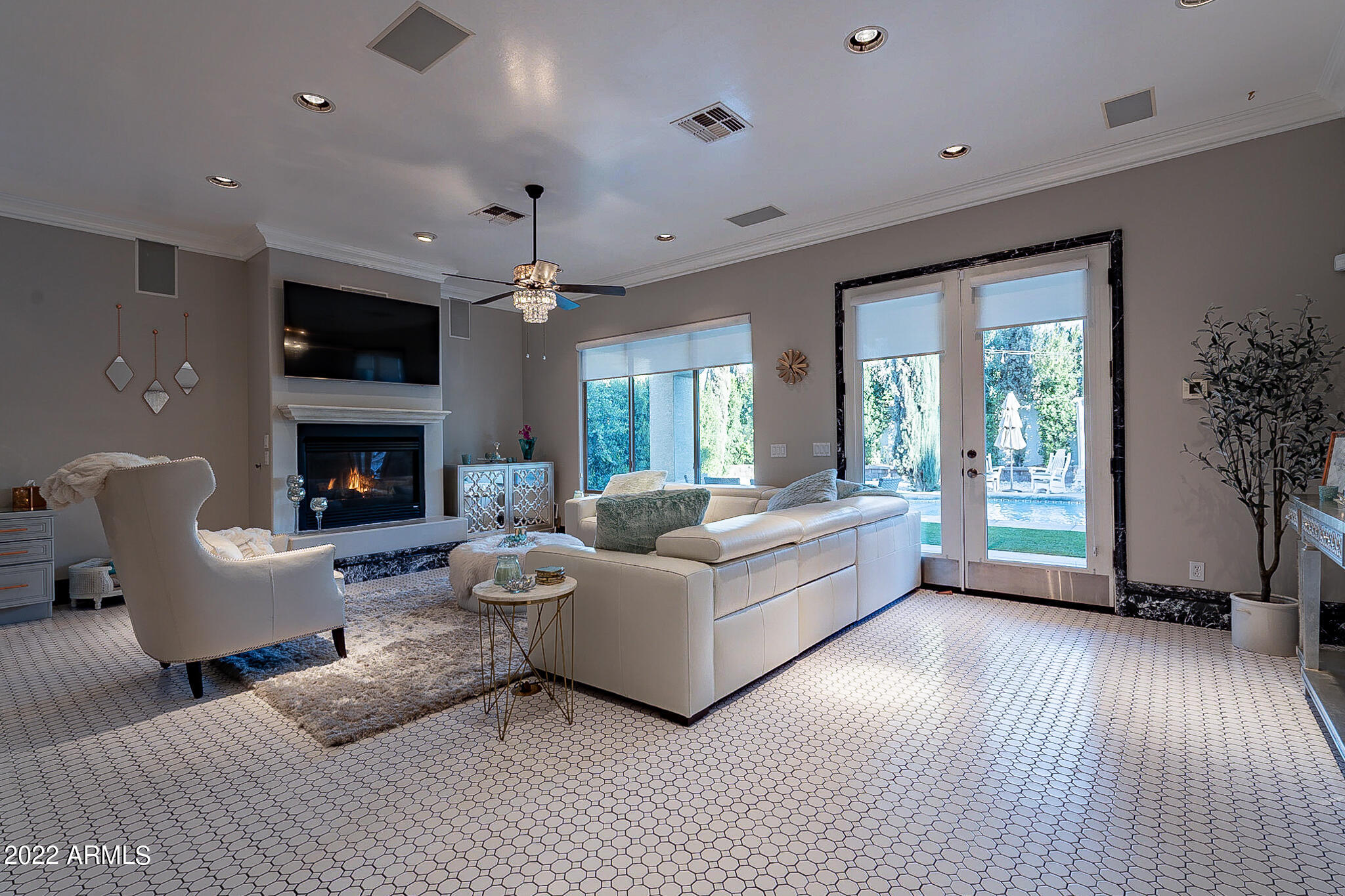 4611 East Desperado Road Gilbert, AZ 85297 - Photo 20 of 125 Living Room 2