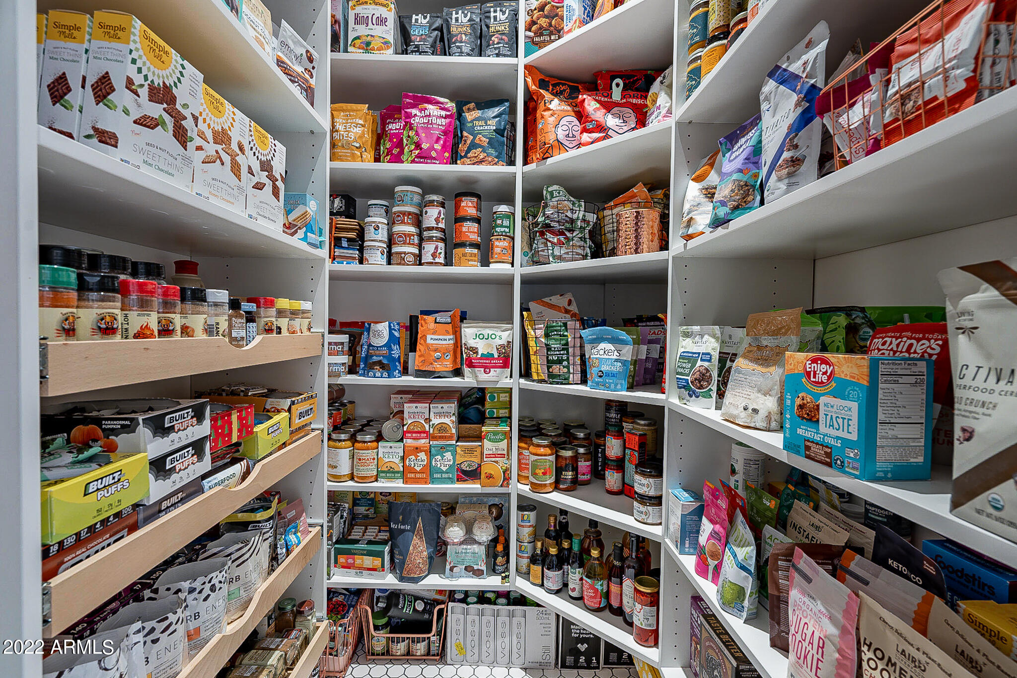 4611 East Desperado Road Gilbert, AZ 85297 - Photo 34 of 125 Walk in Pantry