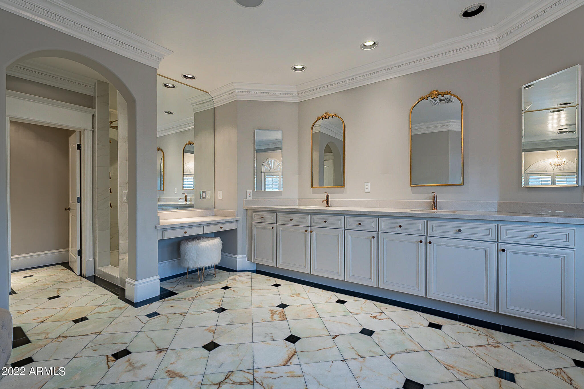 4611 East Desperado Road Gilbert, AZ 85297 - Photo 46 of 125 Primary Suite Bathroom 2