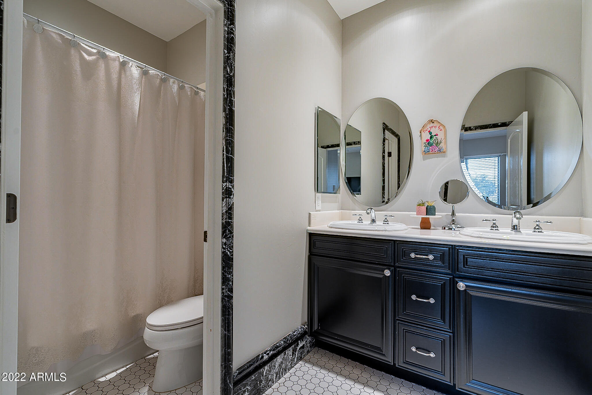 4611 East Desperado Road Gilbert, AZ 85297 - Photo 57 of 125 2nd Floor Additional Primary Suite Bathr