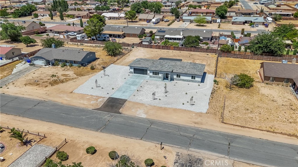 12658 Standing Bear Road Apple Valley, CA 92308 - Photo 6 of 39