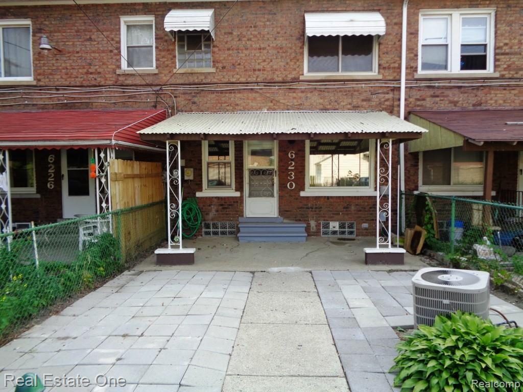 6230 Schaefer Road Dearborn, MI 48126 - Photo 25 of 25 DSC00258.jpg