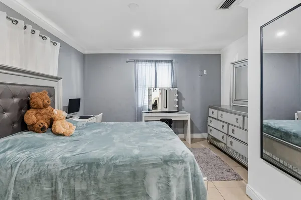 $575,000 | 4970 East Palm Court, Hialeah, FL 33013