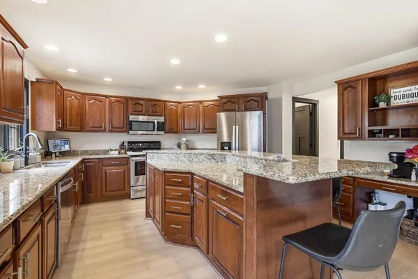 $520,000 | 71 Ford Drive, East Dubuque, IL 61025