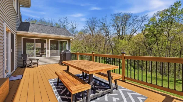 $520,000 | 71 Ford Drive, East Dubuque, IL 61025