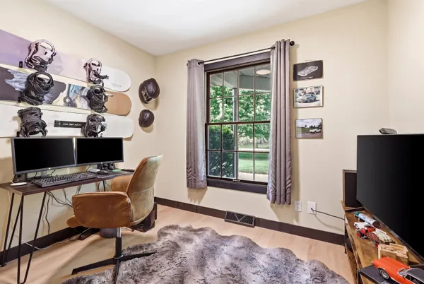 $520,000 | 71 Ford Drive, East Dubuque, IL 61025