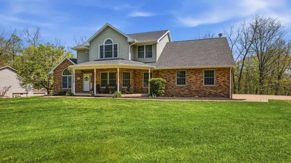 $520,000 | 71 Ford Drive, East Dubuque, IL 61025
