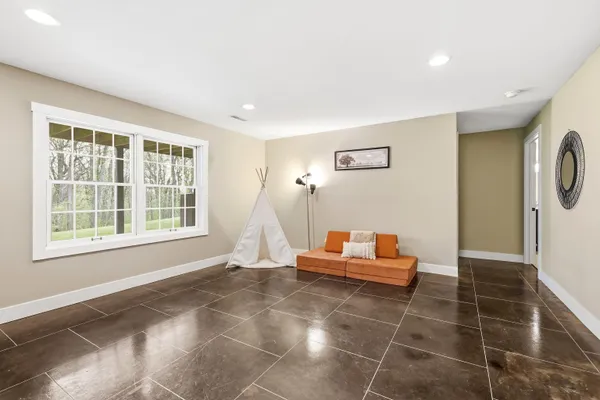 $520,000 | 71 Ford Drive, East Dubuque, IL 61025