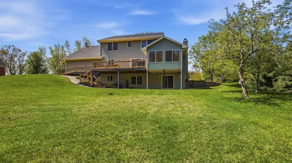 $520,000 | 71 Ford Drive, East Dubuque, IL 61025