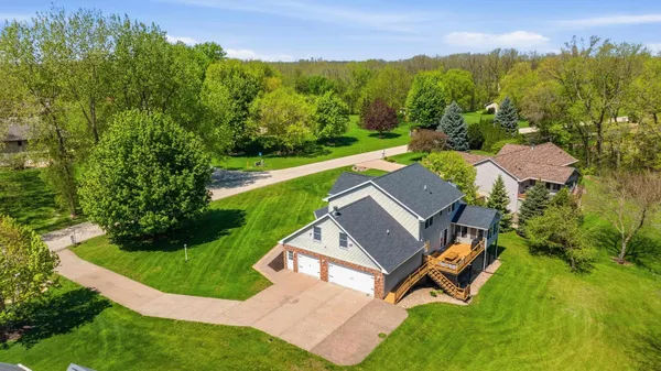 $520,000 | 71 Ford Drive, East Dubuque, IL 61025