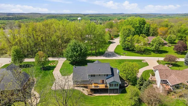 $520,000 | 71 Ford Drive, East Dubuque, IL 61025