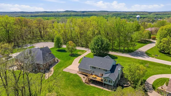 $520,000 | 71 Ford Drive, East Dubuque, IL 61025