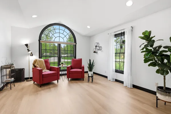 $520,000 | 71 Ford Drive, East Dubuque, IL 61025