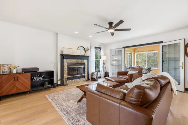 $520,000 | 71 Ford Drive, East Dubuque, IL 61025