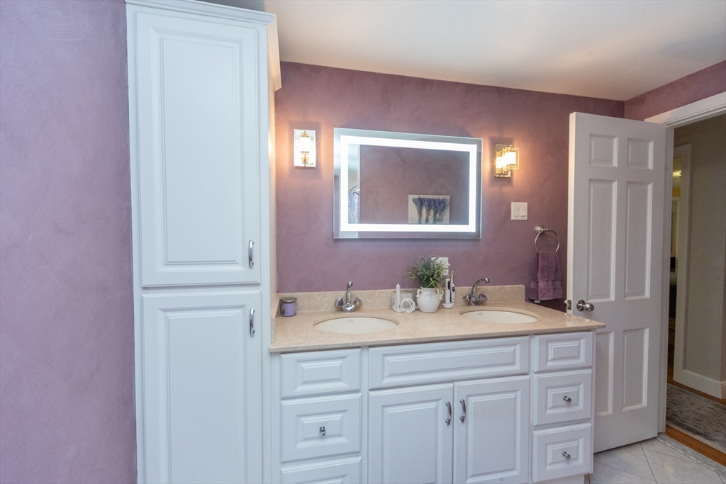 74 Wayside Inn Road Marlborough, MA 01752 - Photo 15 of 34