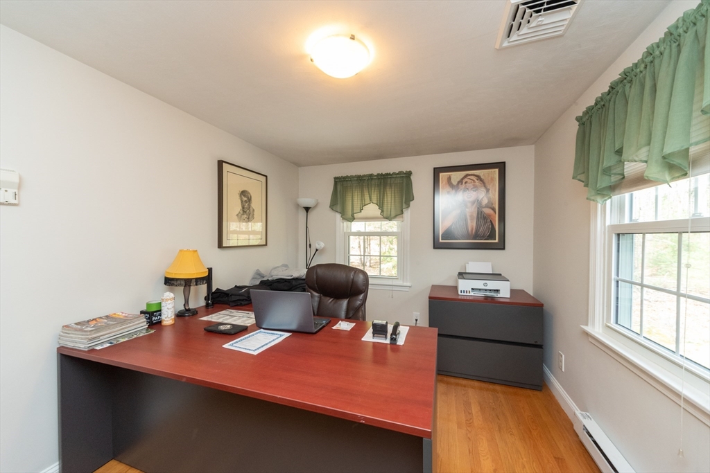 74 Wayside Inn Road Marlborough, MA 01752 - Photo 16 of 34