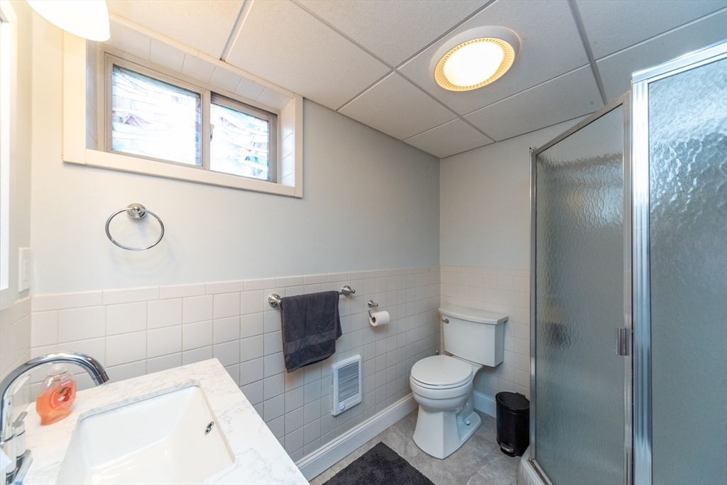 74 Wayside Inn Road Marlborough, MA 01752 - Photo 24 of 34