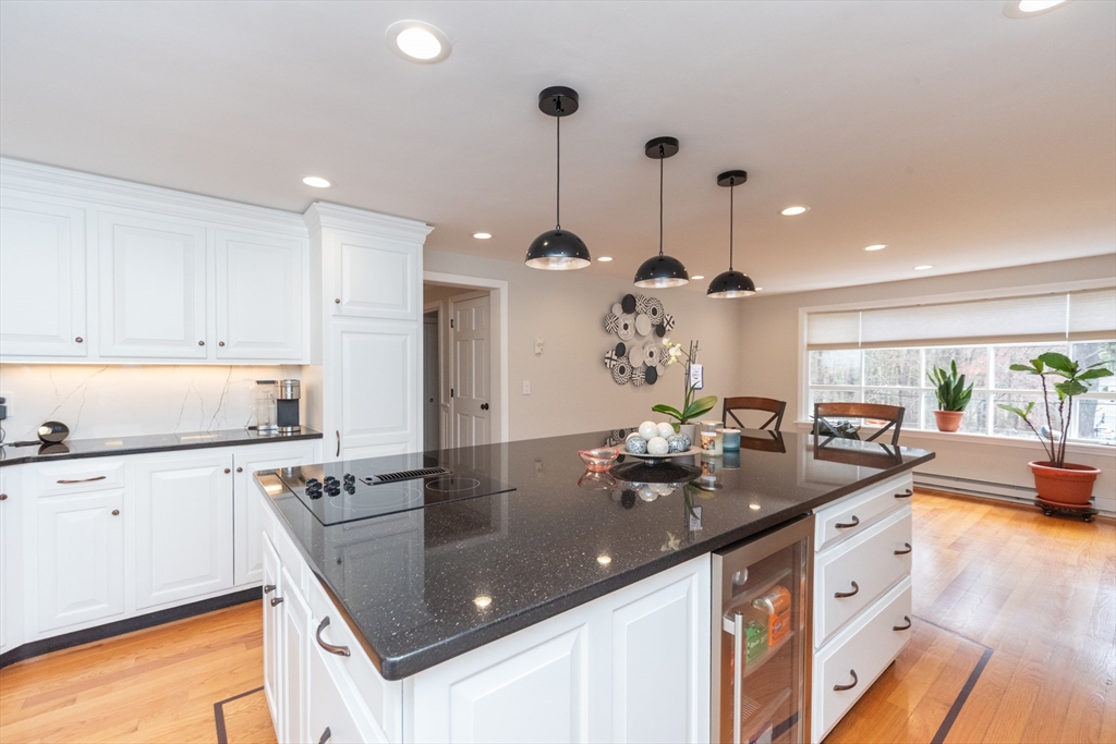 74 Wayside Inn Road Marlborough, MA 01752 - Photo 5 of 34