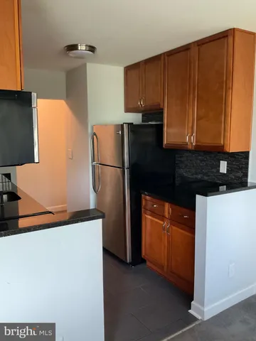 $1,600 | 6437 Richmond Highway, Unit 201, Alexandria, VA 22306