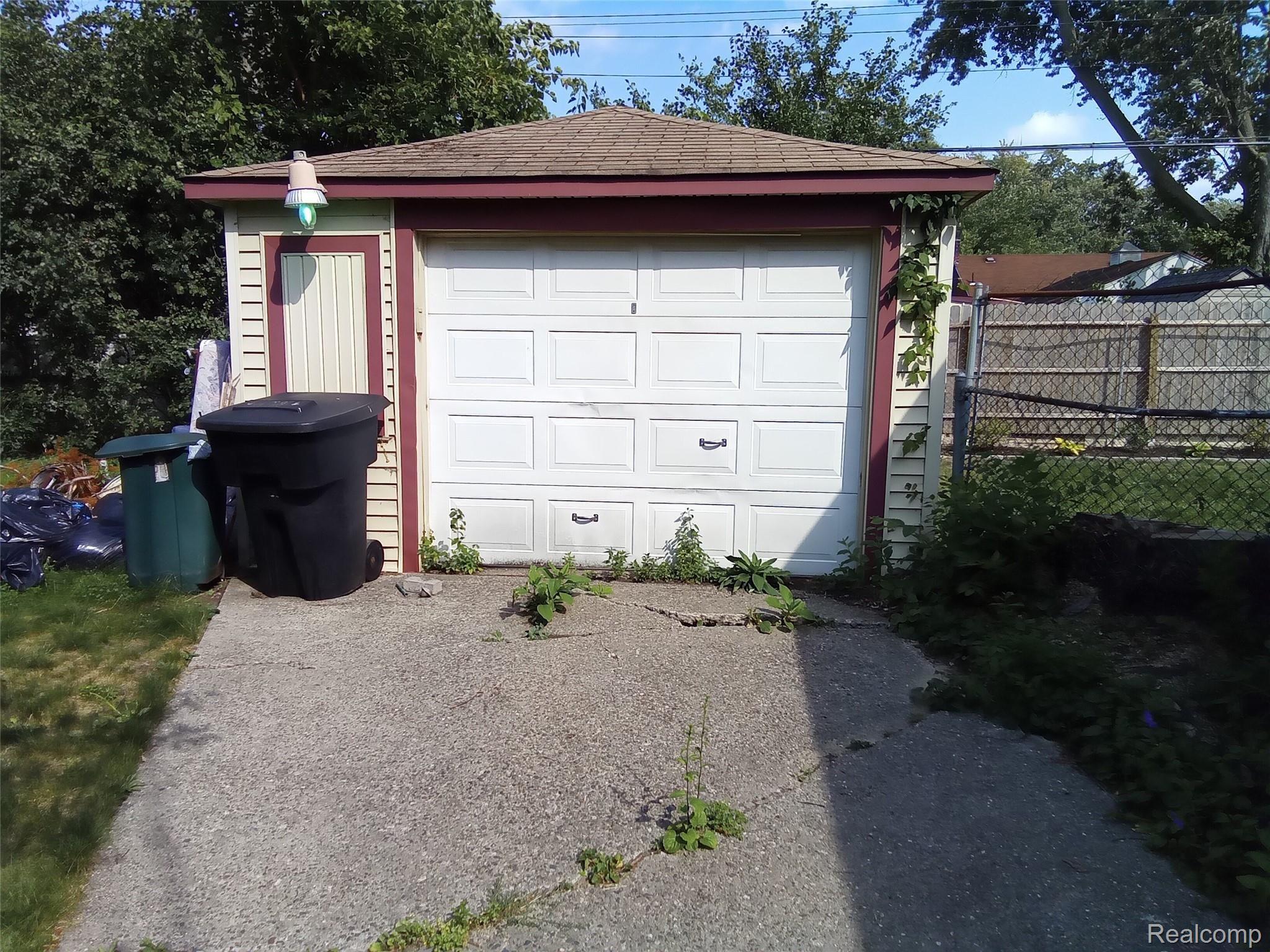 20264 Rutherford Street Detroit, MI 48235 - Photo 5 of 20 20210907_154847.jpg