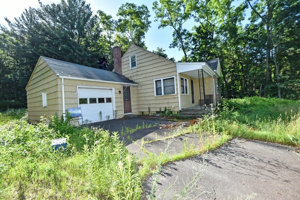 54 Pontoosic Road Westfield, MA 01085 - Photo 1 of 11 Gallery Image 1