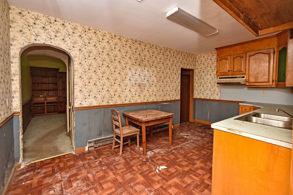 54 Pontoosic Road Westfield, MA 01085 - Photo 6 of 11 Gallery Image 6