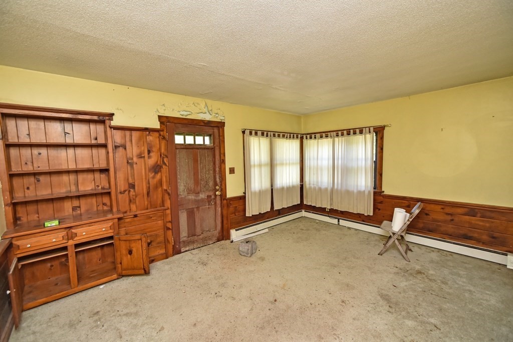 54 Pontoosic Road Westfield, MA 01085 - Photo 8 of 11 Gallery Image 8