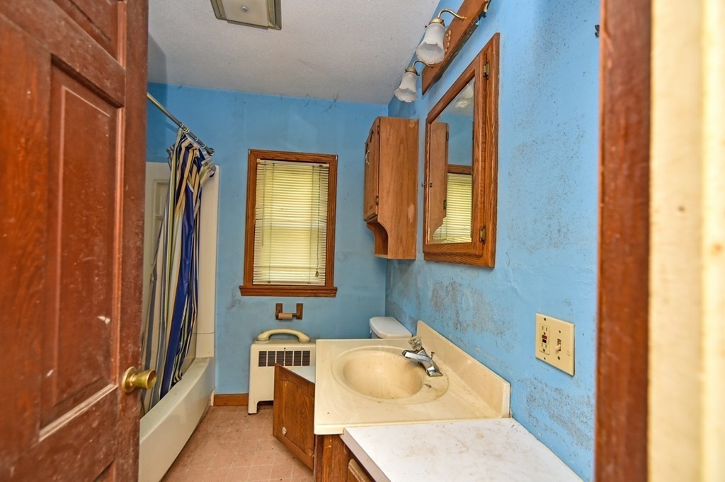 54 Pontoosic Road Westfield, MA 01085 - Photo 10 of 11 Gallery Image 10