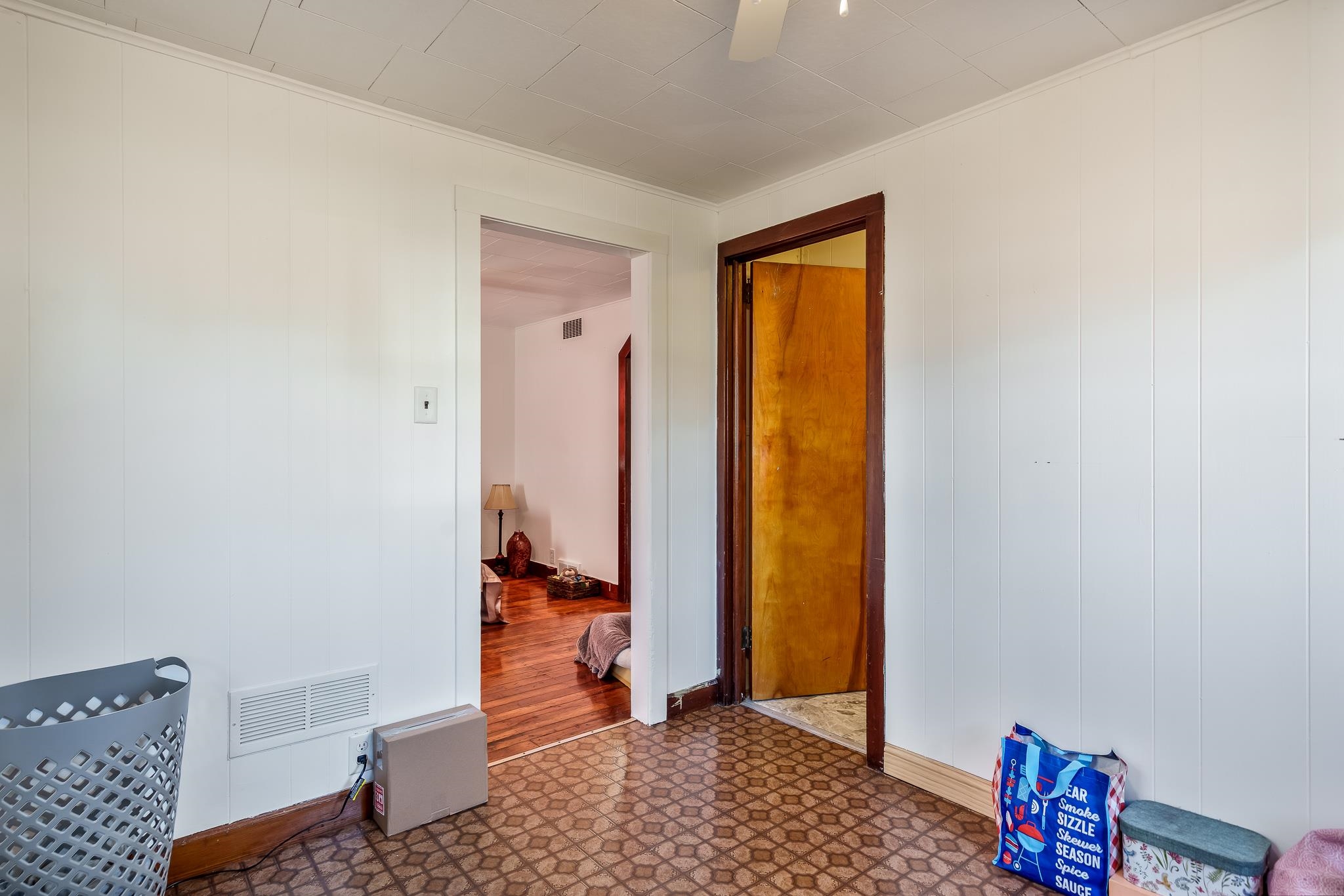 827 Sawyer Road Rockford, IL 61109 - Photo 16 of 24 a very nice looking room with a large window