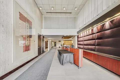 $337,500 | 1960 North Lincoln Park West, Unit 2911, Chicago, IL 60614