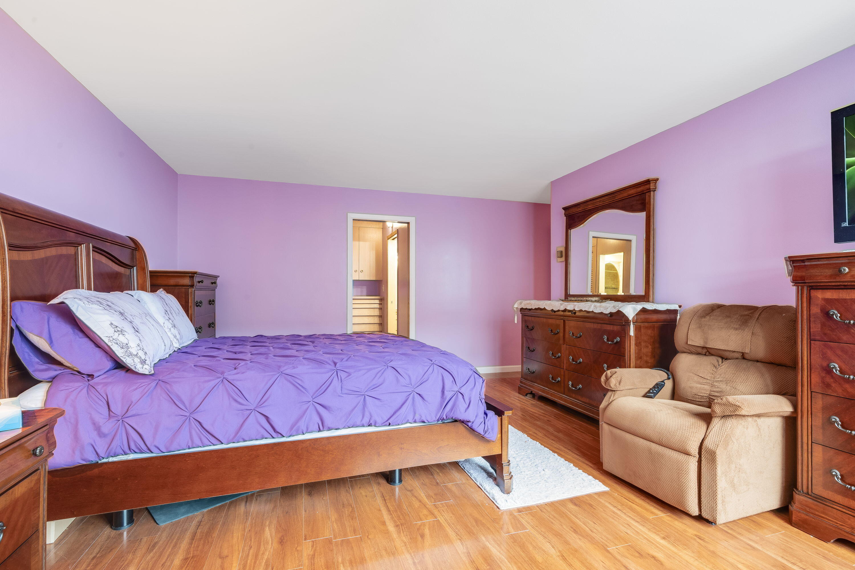 1610 North Prospect Avenue, Unit 903 Milwaukee, WI 53202 - Photo 12 of 25 Primary Bedroom