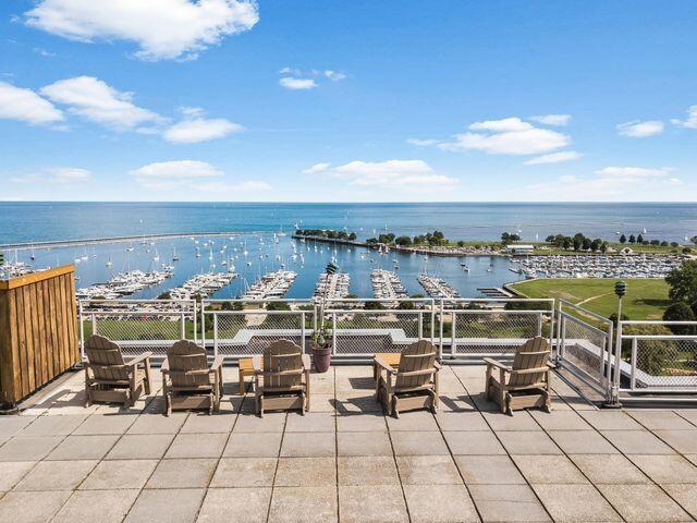 1610 North Prospect Avenue, Unit 903 Milwaukee, WI 53202 - Photo 18 of 25 Communal Rooftop Deck