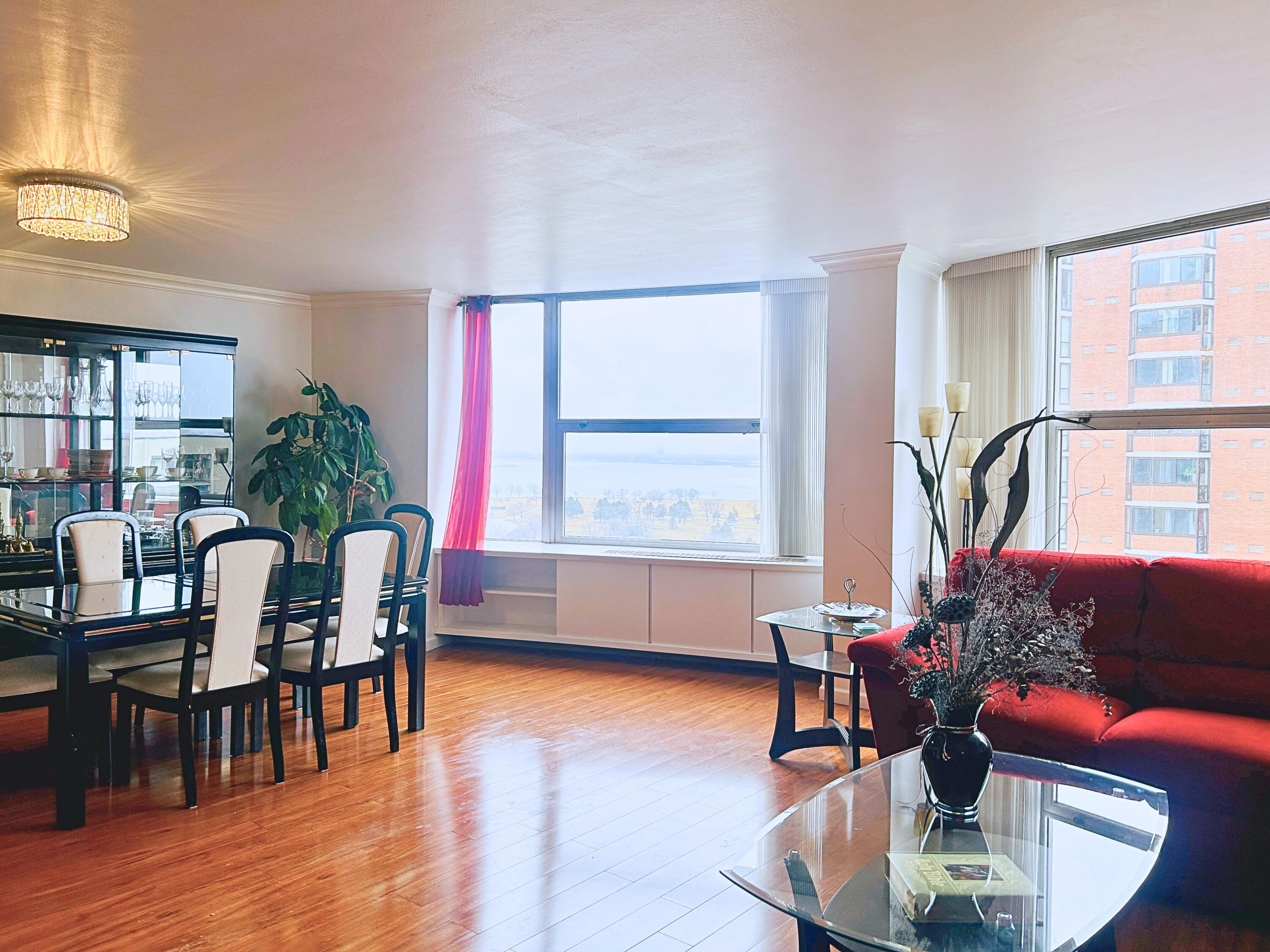 1610 North Prospect Avenue, Unit 903 Milwaukee, WI 53202 - Photo 2 of 25 Living Room/Dining Area