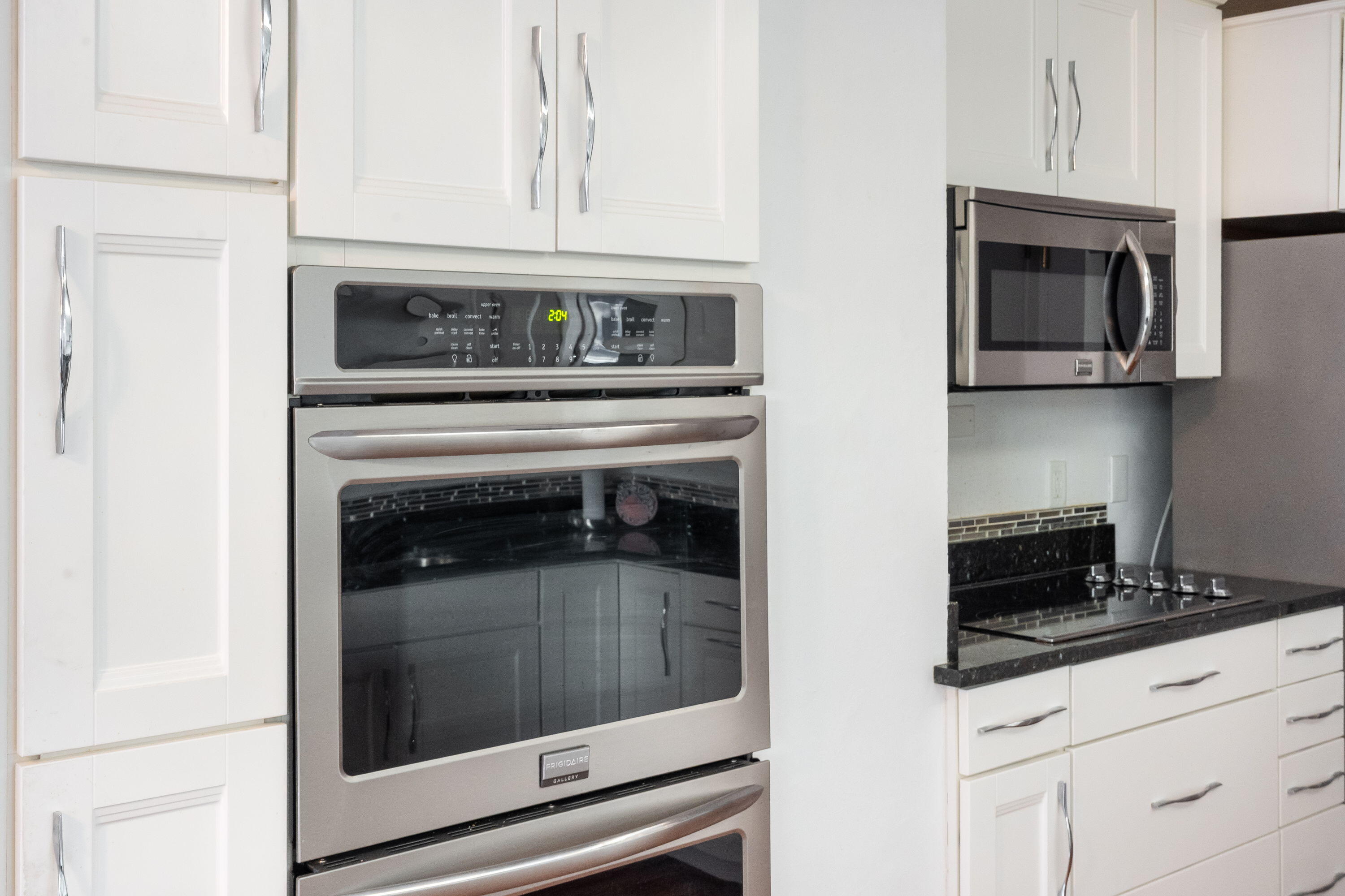 1610 North Prospect Avenue, Unit 903 Milwaukee, WI 53202 - Photo 9 of 25 Kitchen