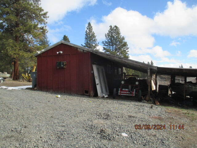 11212 Sprague River Road Chiloquin, OR 97624 - Photo 5 of 18 IMG_1518