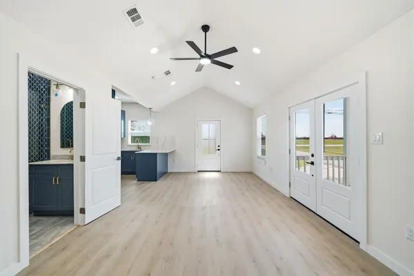 $1,800 | 6511 Old Massey Rnch Road, Unit 1, Pearland, TX 77584
